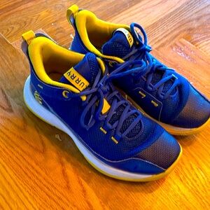 Curry basketball shoes